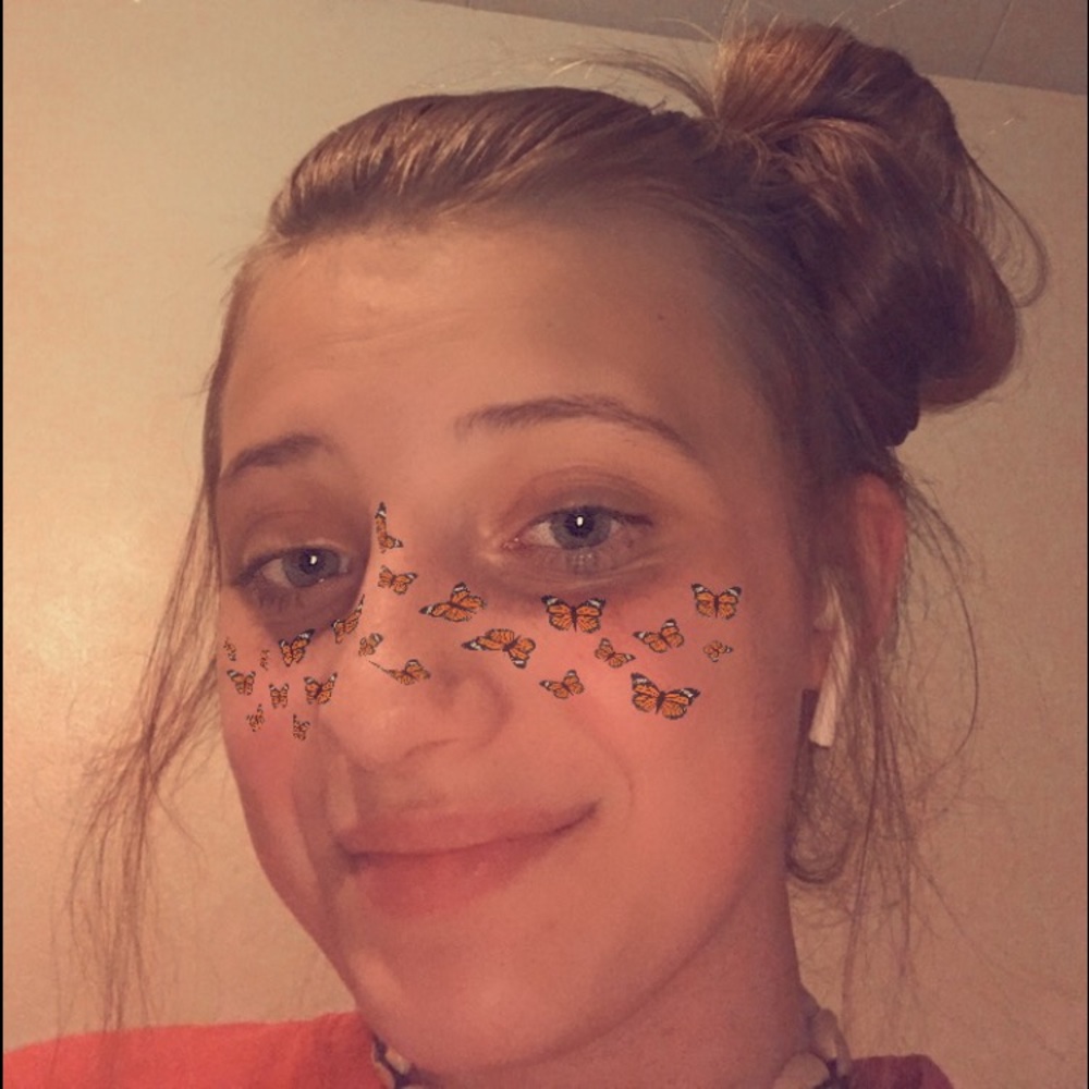 Meet your Posher, Chloe